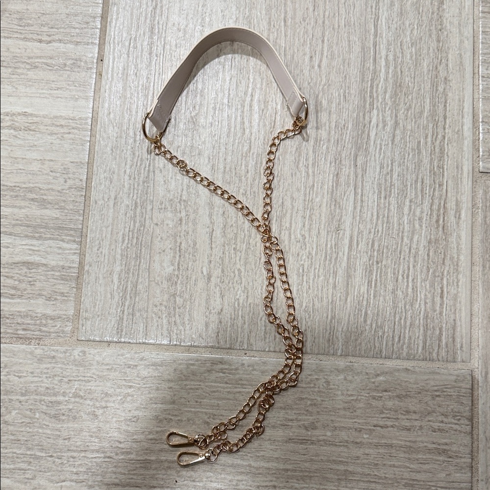 Source Unknown Beige Shoulder Strap with Gold Chain